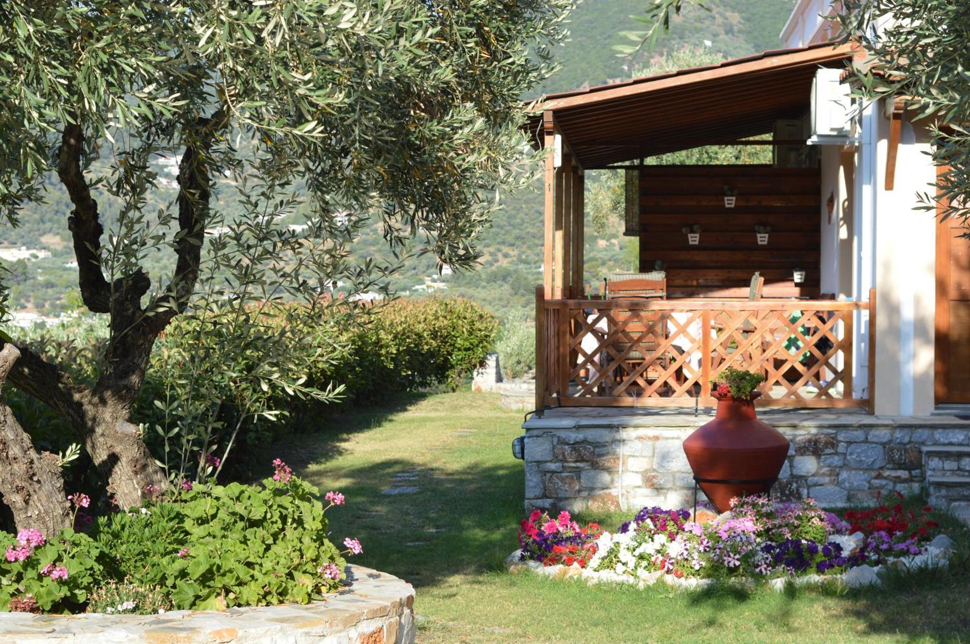 Remvi Apartments Skopelos Eksteriør billede